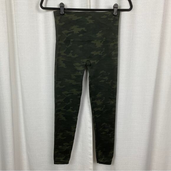 Spanx Green Camouflage Look At Me Now Seamless Leggings Sz.M - Picture 6 of 15